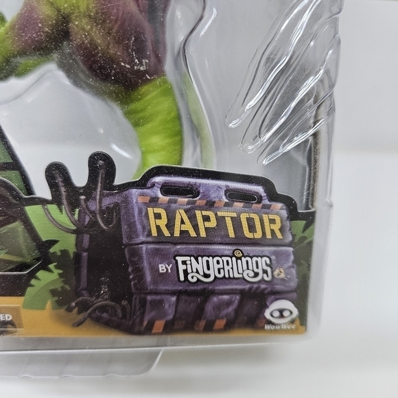 NEW Fingerlings Untamed Raptor Dinosaurs Stealth Interactive Toy 40+ Sounds - Picture 5 of 6